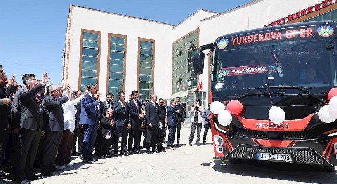 Yüksekova Spor Kadın Futbol Takımı Mahinur Özdemir Göktaş ve Yaşar Güler Bakanımızla Yüksekovada buluştu…