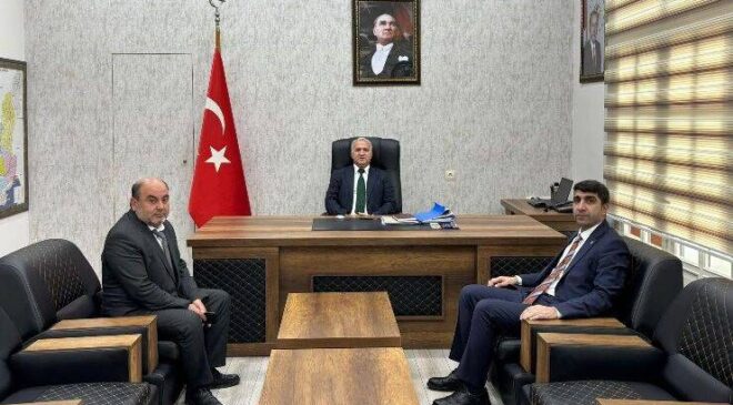 Ceyhan’da Su ve Tarım Projeleri Değerlendirildi: Kaymakam Kurtyemez DSİ Heyetiyle Görüştü