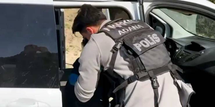 Zehir Tacirleri Adana’da Silahlarıyla Yakalandı!