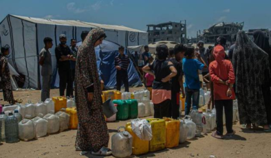 Gazze’de Su Taşıyan Kamyonlara Kanlı Saldırı İnsani Yardımlar Durma Noktasında