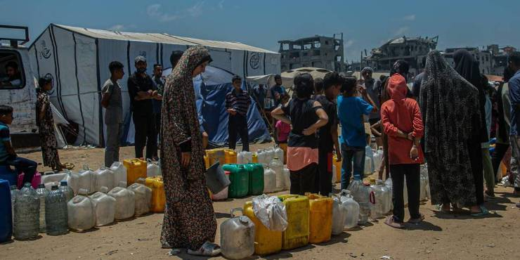 Gazze’de Su Taşıyan Kamyonlara Kanlı Saldırı İnsani Yardımlar Durma Noktasında