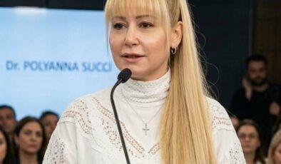 Diplomasiden, Siyasete, Spordan Kültür ve Turizme; Bir Çok Ayrıcalıklı Vasıfları Bulunan www.polyannasuccihaberajansi.com.tr Haber Sitemizin Kurucusu ve İmtiyazı Dr.Polyanna Succi  KARA’dan Okur ve Takipçilerimize 12.Yıldönümü Teşekkürü…